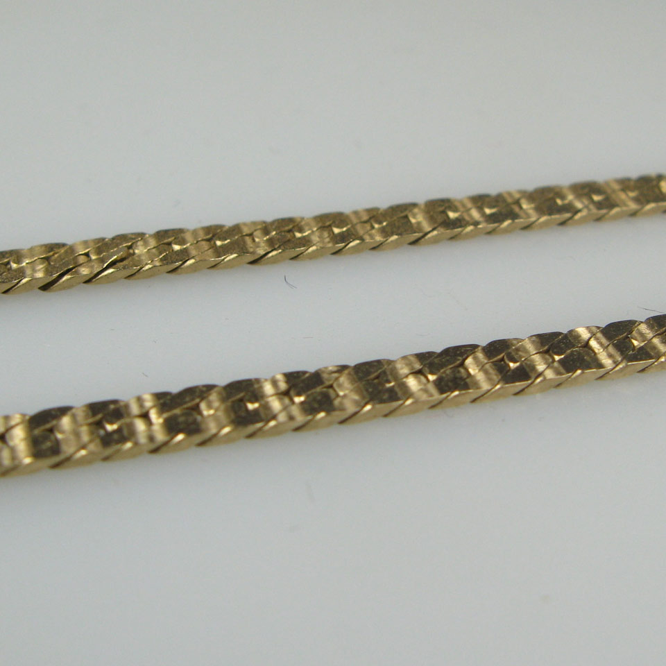 Appraisal: k Yellow Gold Serpentine Chain Length - cm