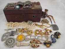 Appraisal: A mixed lot of costume jewellery comprising paste set brooches