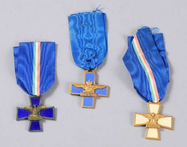 Appraisal: Grouping of three Italian pre-World War II service crosses for