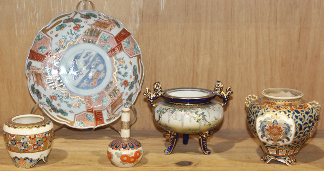 Appraisal: LOT OF ONE SHELF OF JAPANESE KYO-SATSUMA IMARI WARE lot