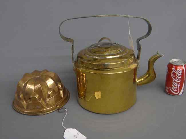 Appraisal: Lot including early teapot and copper food mold