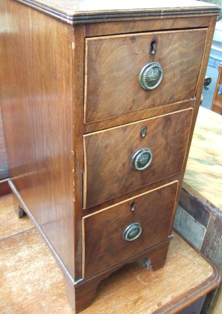 Appraisal: A made up th century mahogany small bedside chest of