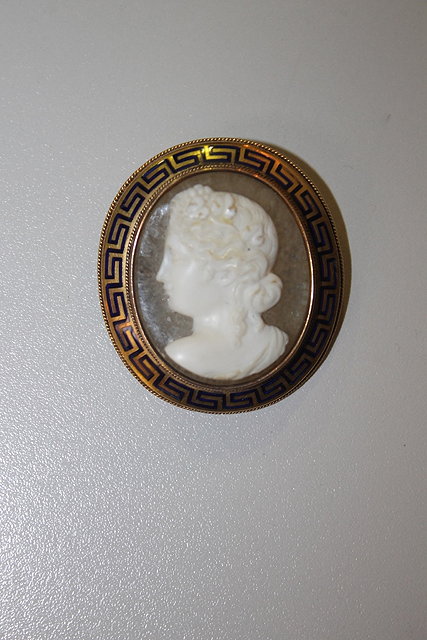 Appraisal: A VICTORIAN CAMEO showing the head of a young woman