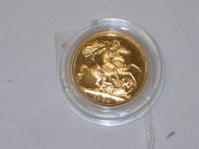 Appraisal: A GOLD SOVEREIGN