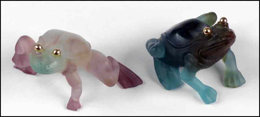 Appraisal: TWO DAUM PATE DE VERRE GLASS FROGS Condition No Specific