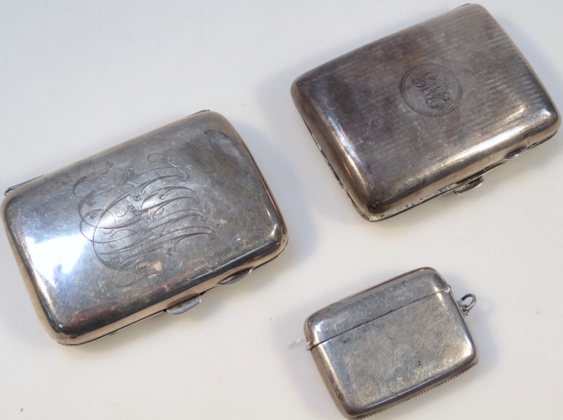 Appraisal: An Edwardian silver cigarette case by J R Griffin with