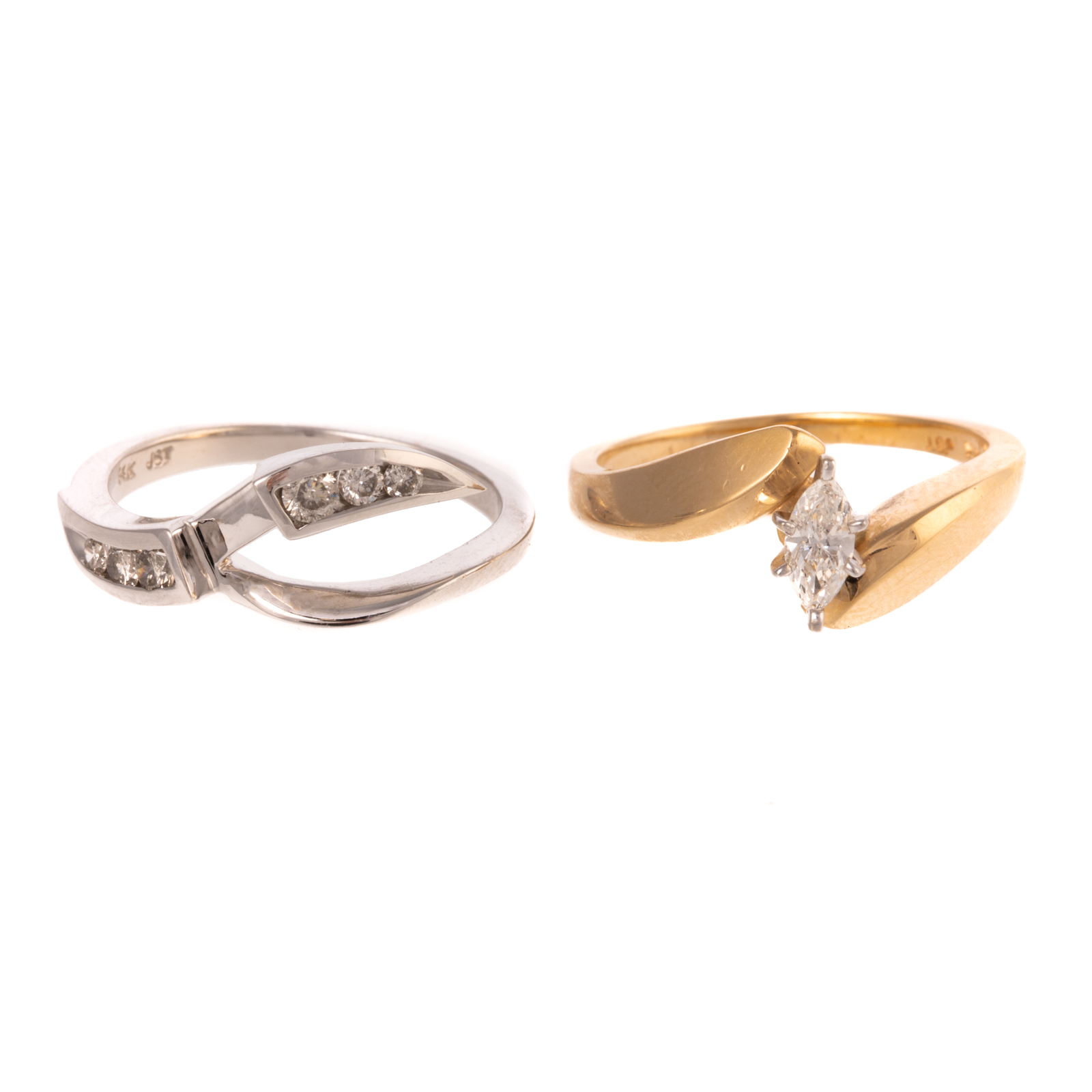 Appraisal: A TWO-TONE DIAMOND WEDDING SET IN K K yellow gold