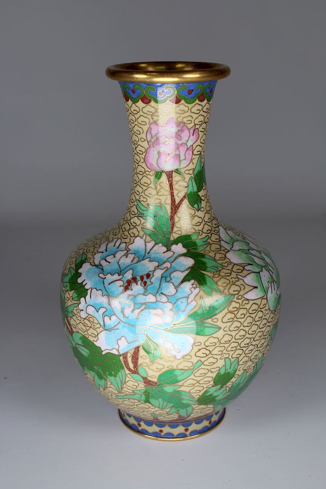 Appraisal: th C Chinese Cloisonne Vase th C Chinese Cloisonne Vase