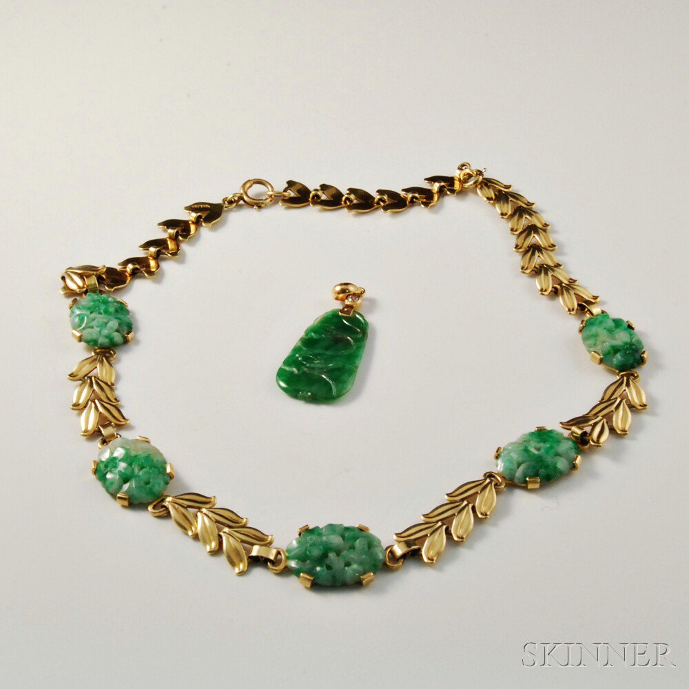 Appraisal: kt Gold and Jade Necklace and Pendant the necklace with