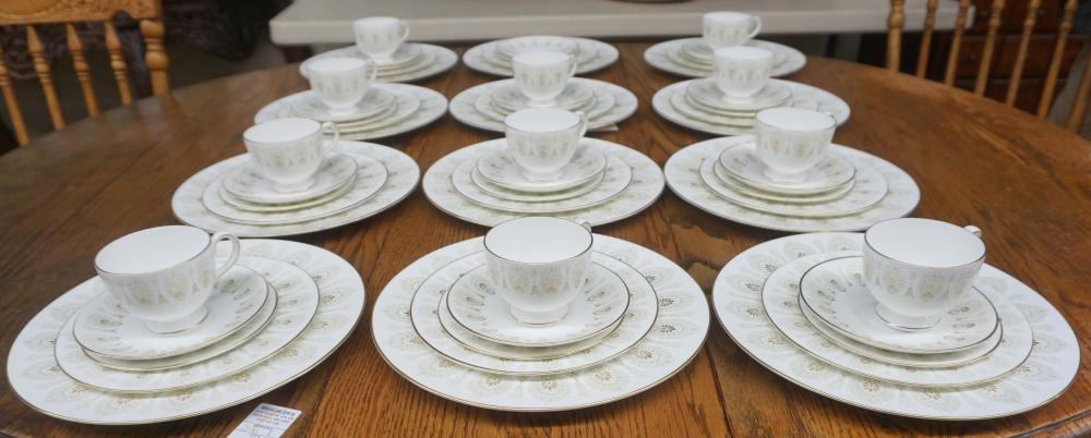 Appraisal: Wedgwood Green Medina Pattern Porcelain -Piece Dinner Service