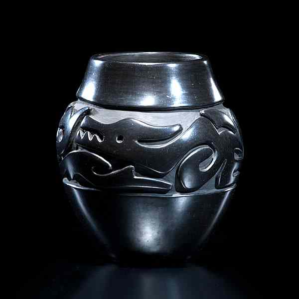 Appraisal: Teresita Naranjo Santa Clara Carved Blackware Jar carved with an