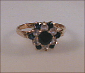 Appraisal: A blue and white spinel flower cluster ring in ct