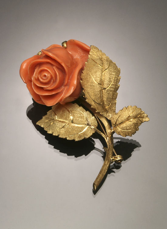 Appraisal: European -Karat Yellow-Gold and Coral Rose Brooch Having three florentine