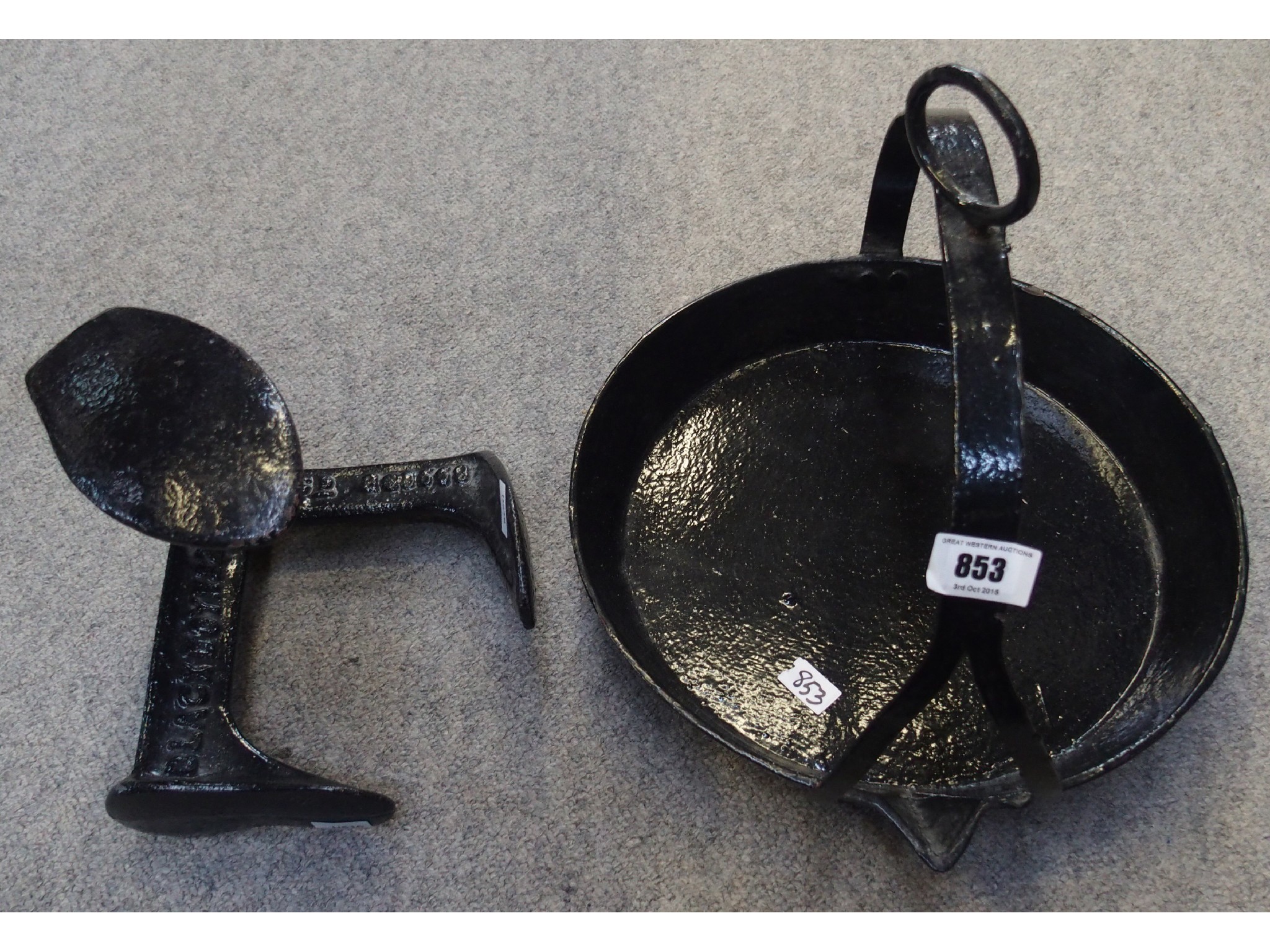 Appraisal: Cast iron hanging skillet