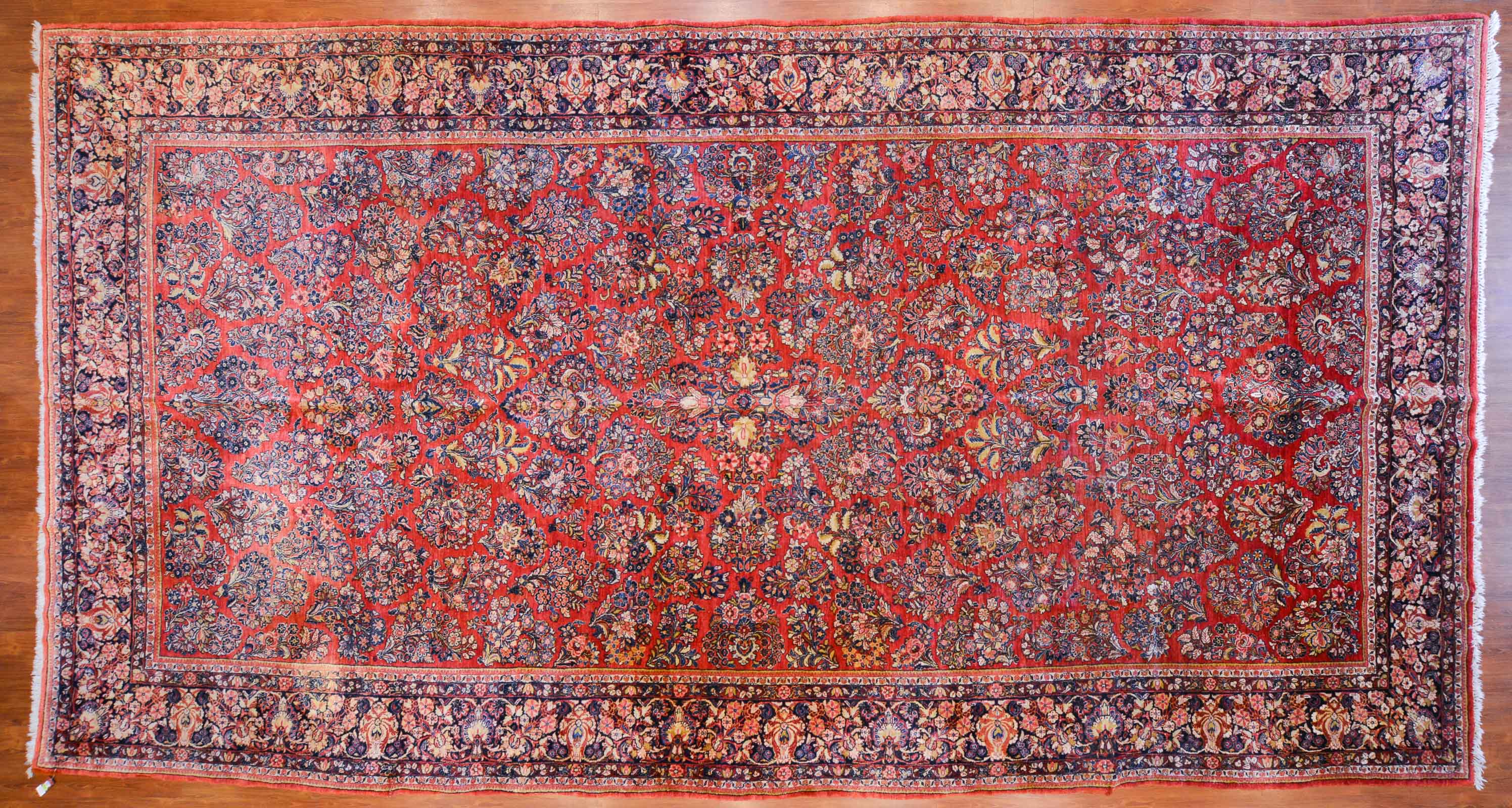 Appraisal: ANTIQUE SAROUK CARPET PERSIA X Second quarter- th century hand-knotted