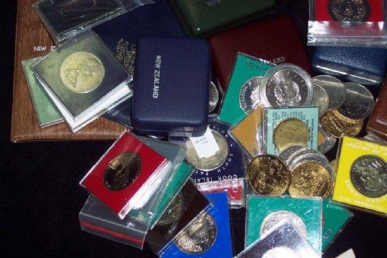 Appraisal: A collection of Commemorative coins including New Zealand proof dollars