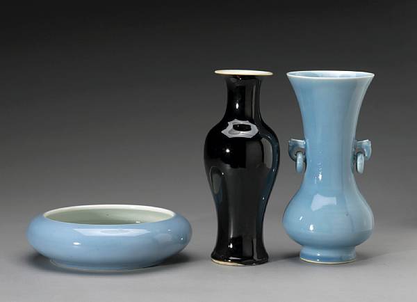 Appraisal: A group of three porcelain vessels The first a circular