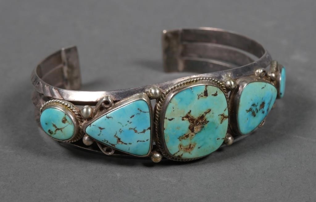 Appraisal: Southwestern Native American Indian bracelet unsigned Total weight is grams