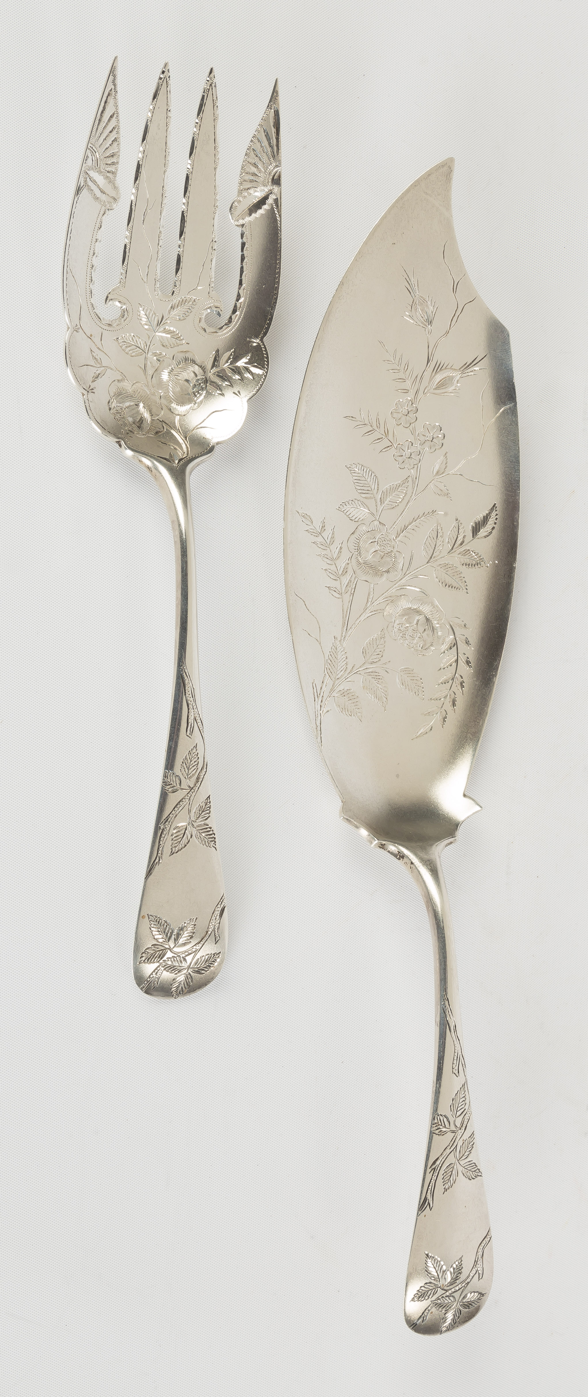 Appraisal: Knowles Engraved Sterling Silver Fish Set With engraved flowers ozt