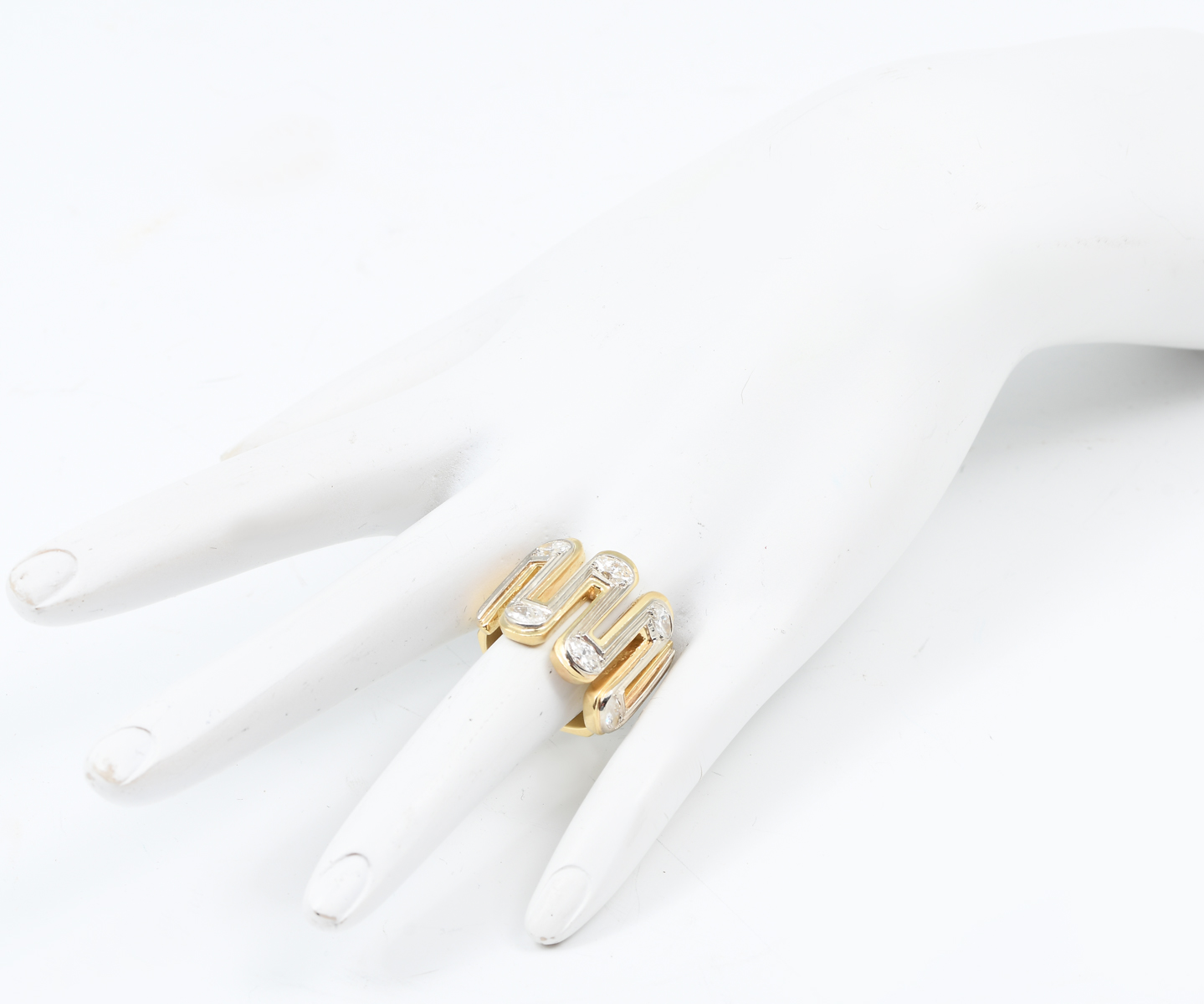 Appraisal: CUSTOM K CTW DIAMOND RING K yellow gold ring is