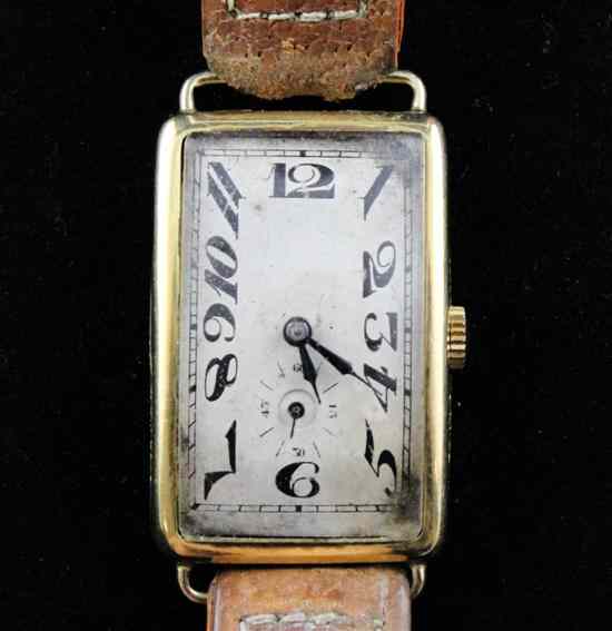 Appraisal: A gentleman's stylish 's Swiss ct gold wrist watch with