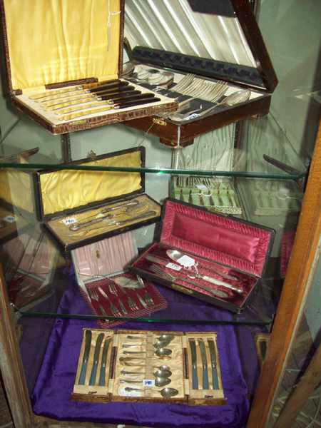 Appraisal: A COLLECTION OF BUTTER KNIVES CUTLERY ETC IN PRESENTATION BOXES