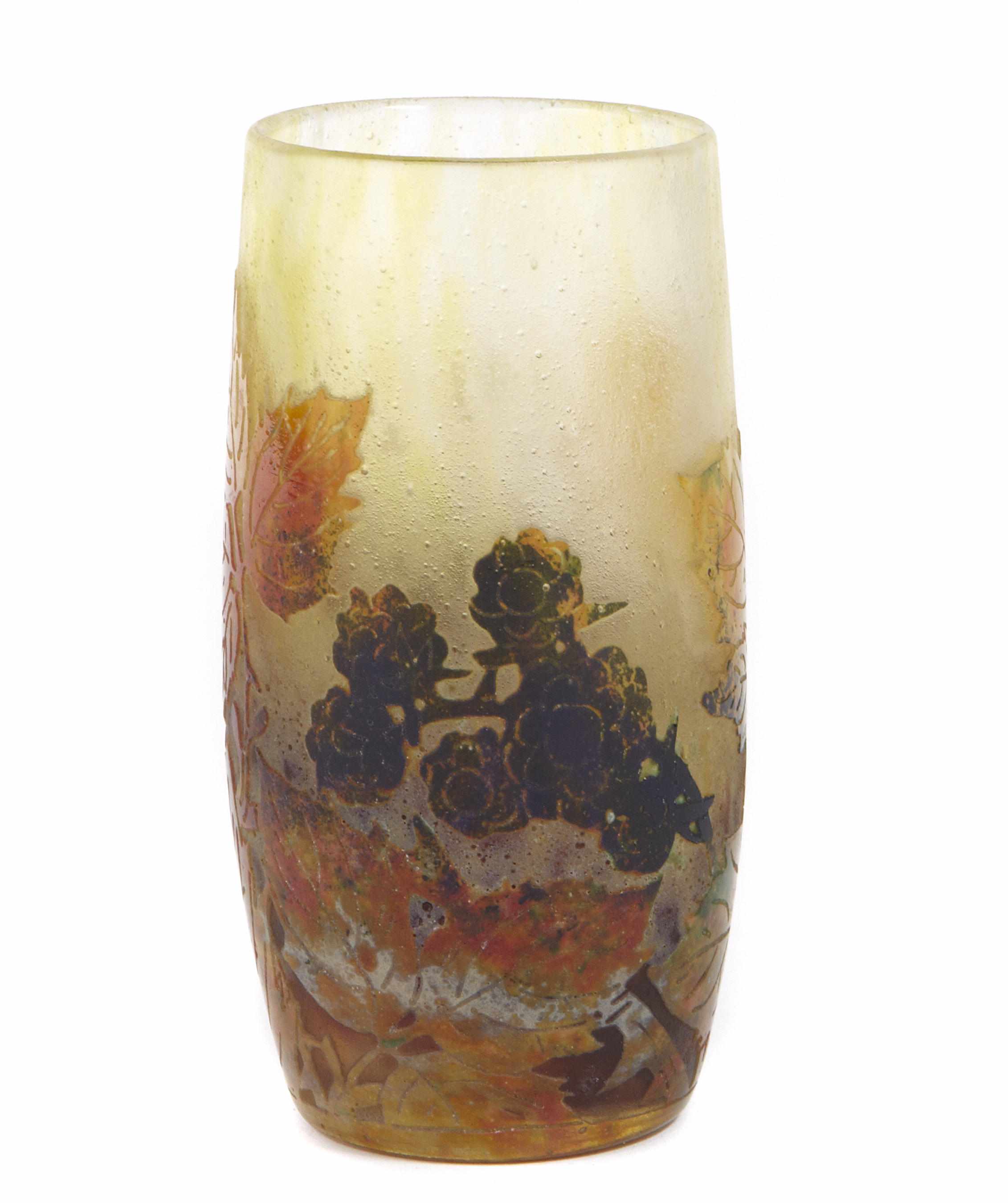 Appraisal: A Daum Nancy vitrified cameo glass leaf and berry vase