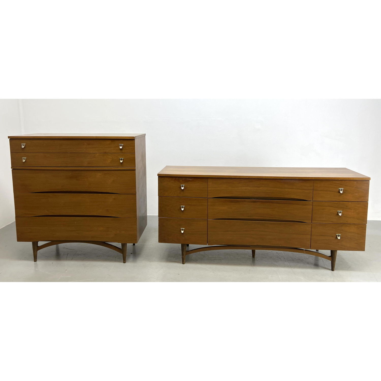 Appraisal: pc American modern walnut bedroom set Low chest x x