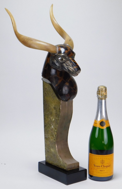 Appraisal: MODERN HORNED ANIMAL SCULPTURE United States th CenturyDepicts a shell