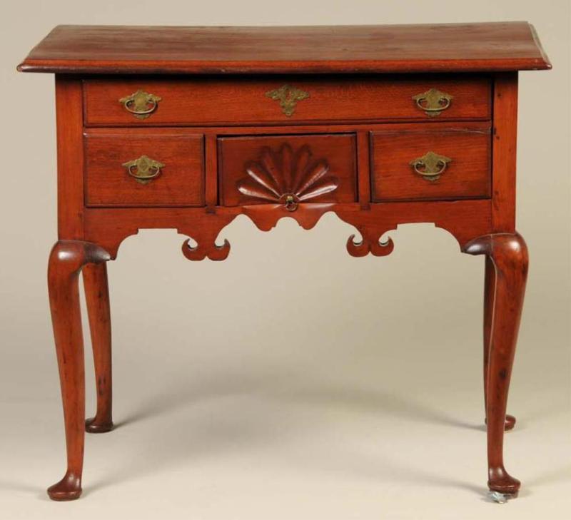 Appraisal: American Queen Anne Sycamore Dressing Table Description Circa Possibly Norwich