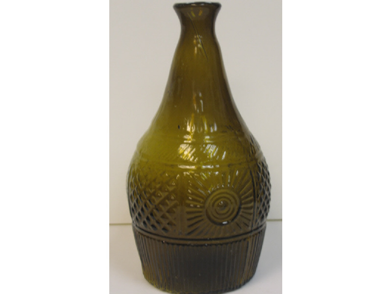 Appraisal: KEENE MARLBORO STREET GLASSWORKS NEW HAMPSHIRE Blown three mold decanter