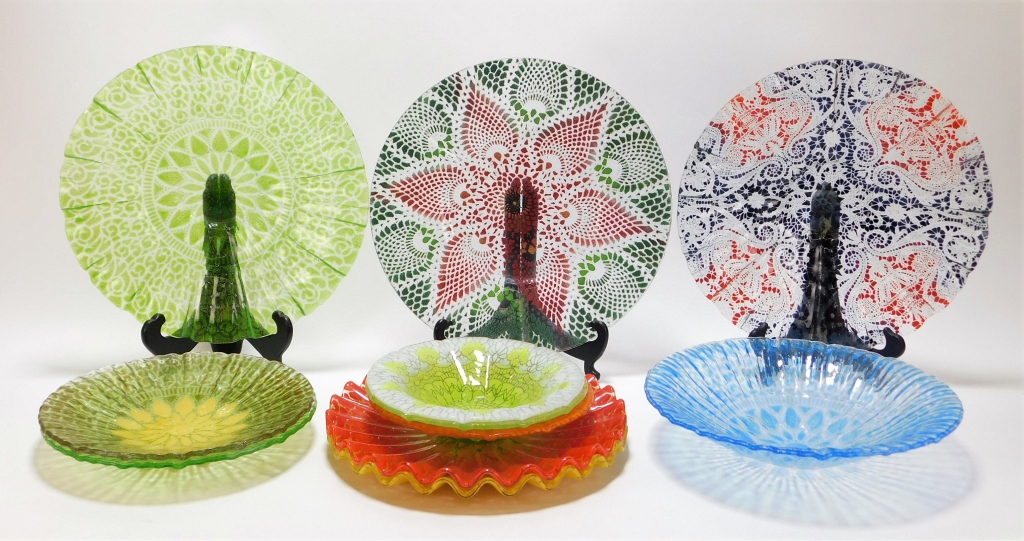 Appraisal: PC SYDENSTRICKER ART GLASS CHARGERS BOWLS Massachusetts th CenturyIncludes seven