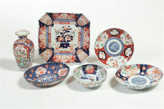 Appraisal: SIX PIECES OF IMARI Japan th century Five with green