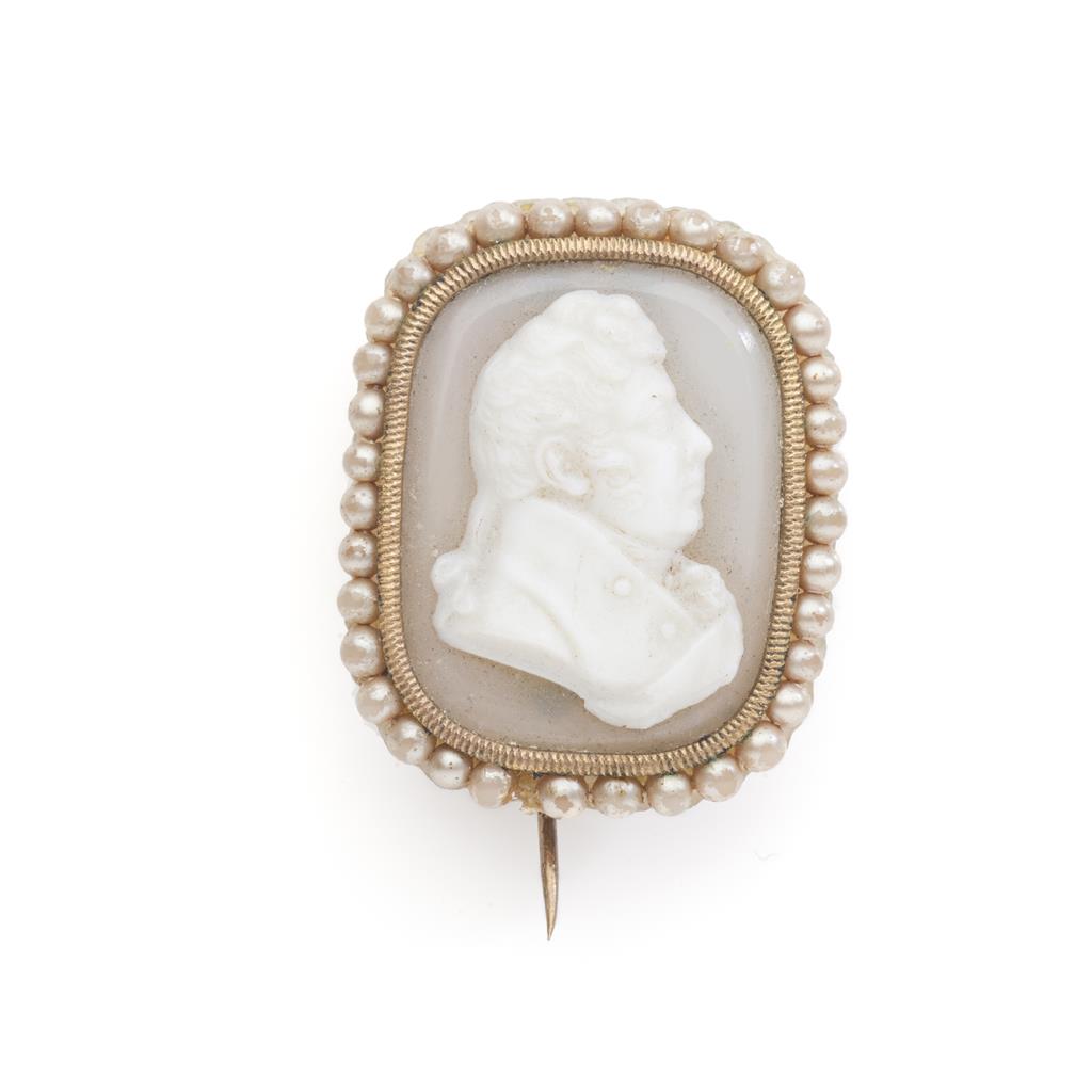 Appraisal: A th century carved hardstone cameo brooch depicting a gentleman