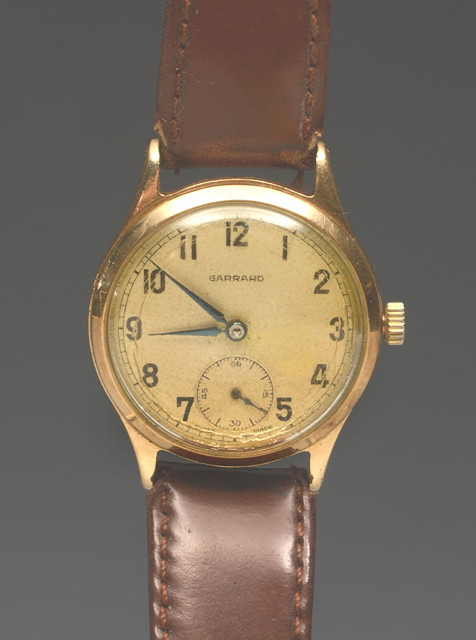 Appraisal: A CT GOLD GENTS WRIST WATCH of plain form by