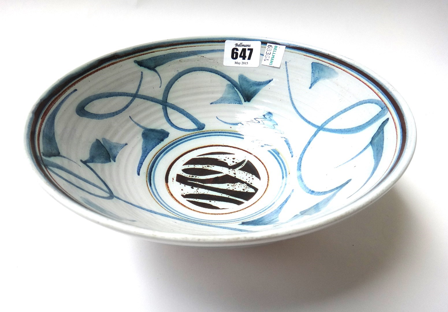 Appraisal: A studio pottery bowl in the manner of Alan Caiger