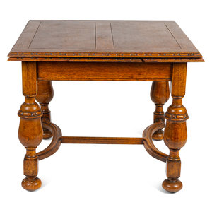 Appraisal: A William Mary Style Oak Draw-Leaf Table th Century Height