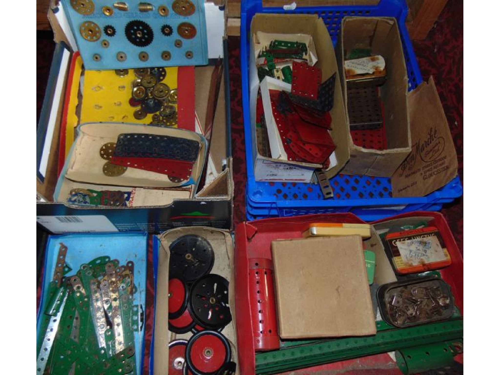 Appraisal: A mixed quantity of vintage Meccano to include plates of