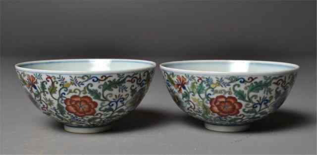 Appraisal: Pair of Chinese Dou Cai Porcelain BowlsMatching pair of Dou