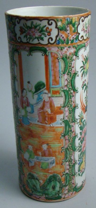 Appraisal: CHINESE EXPORT ROSE MEDALLION PORCELAIN CYLINDER VASE th CenturyHeight