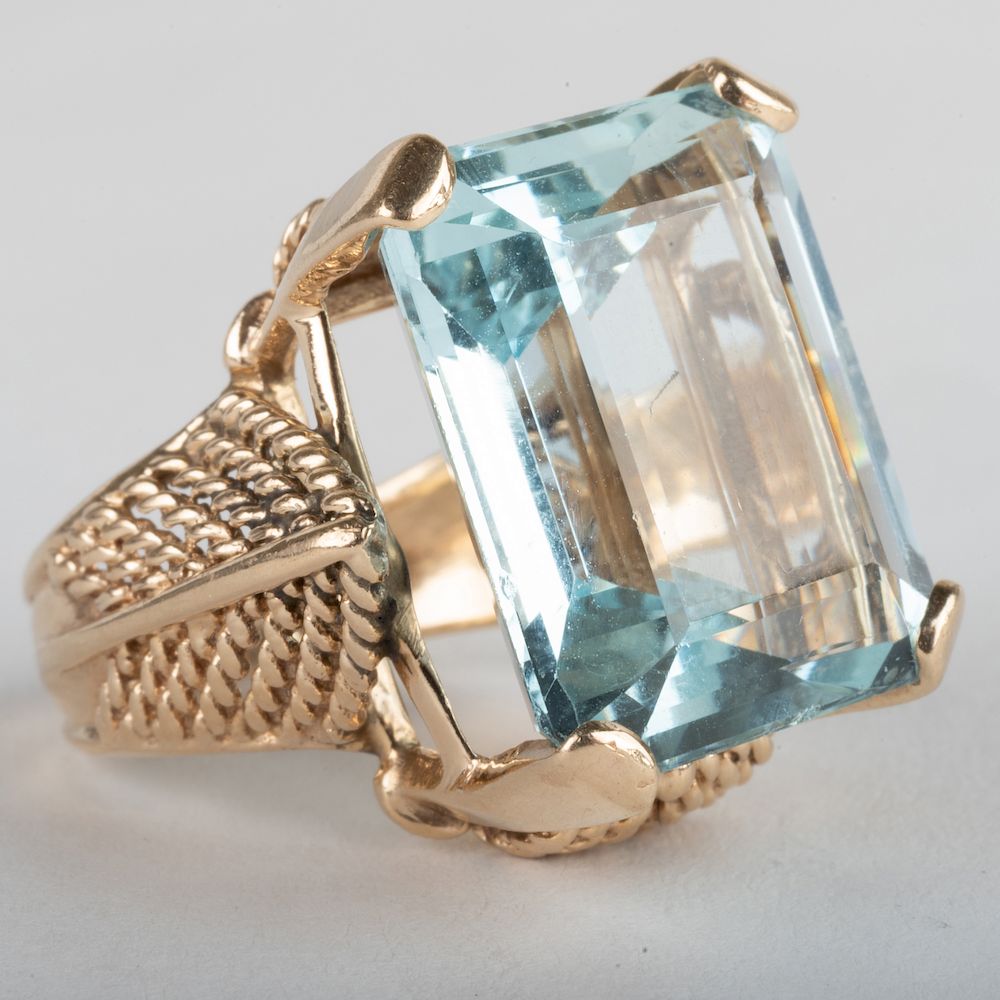 Appraisal: Retro K Gold and Aquamarine Ring Retro K Gold and