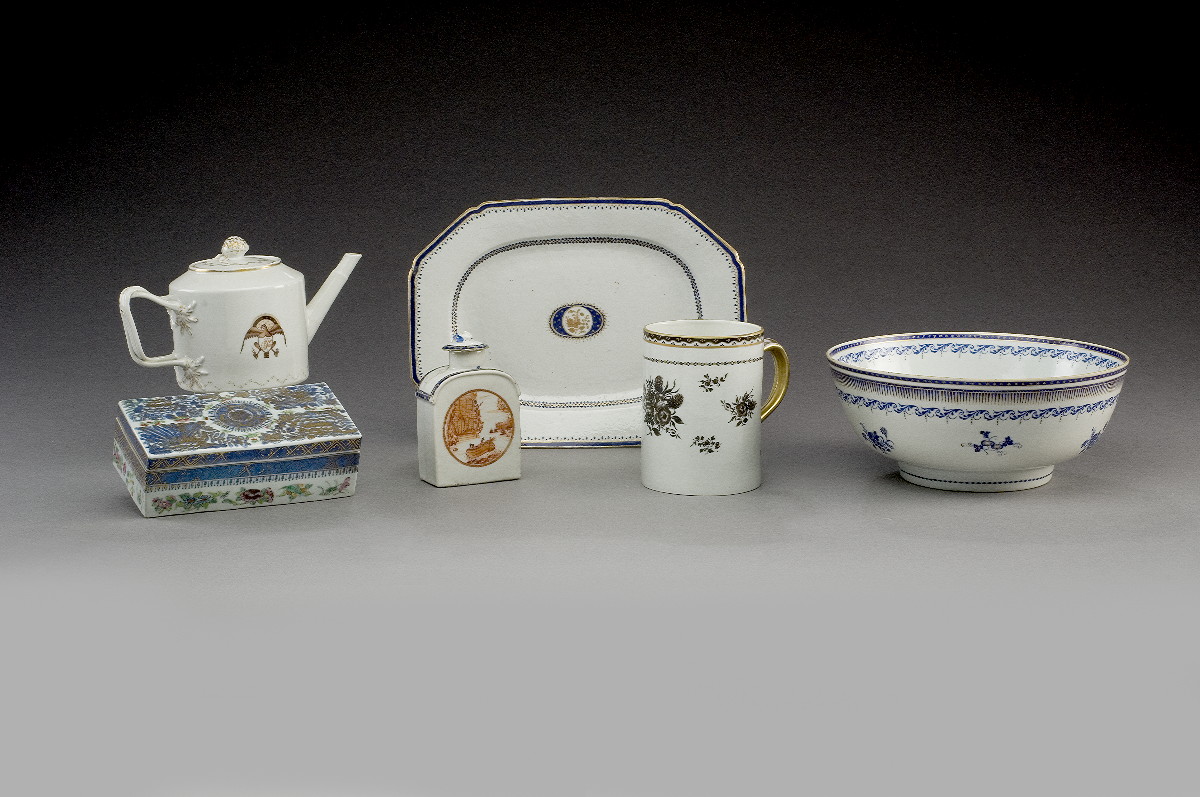 Appraisal: CHINESE EXPORT PORCELAIN TEAPOT AND COVER FOR THE AMERICAN MARKET