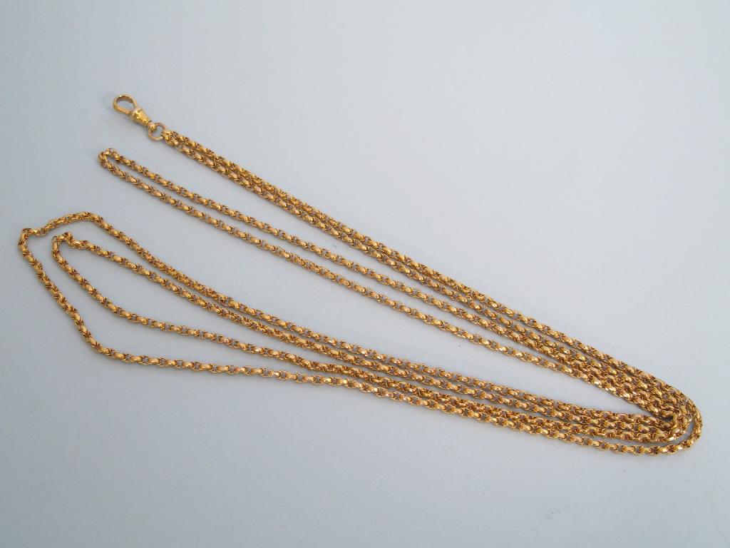 Appraisal: A Victorian ct gold Muff Chain with faceted links in