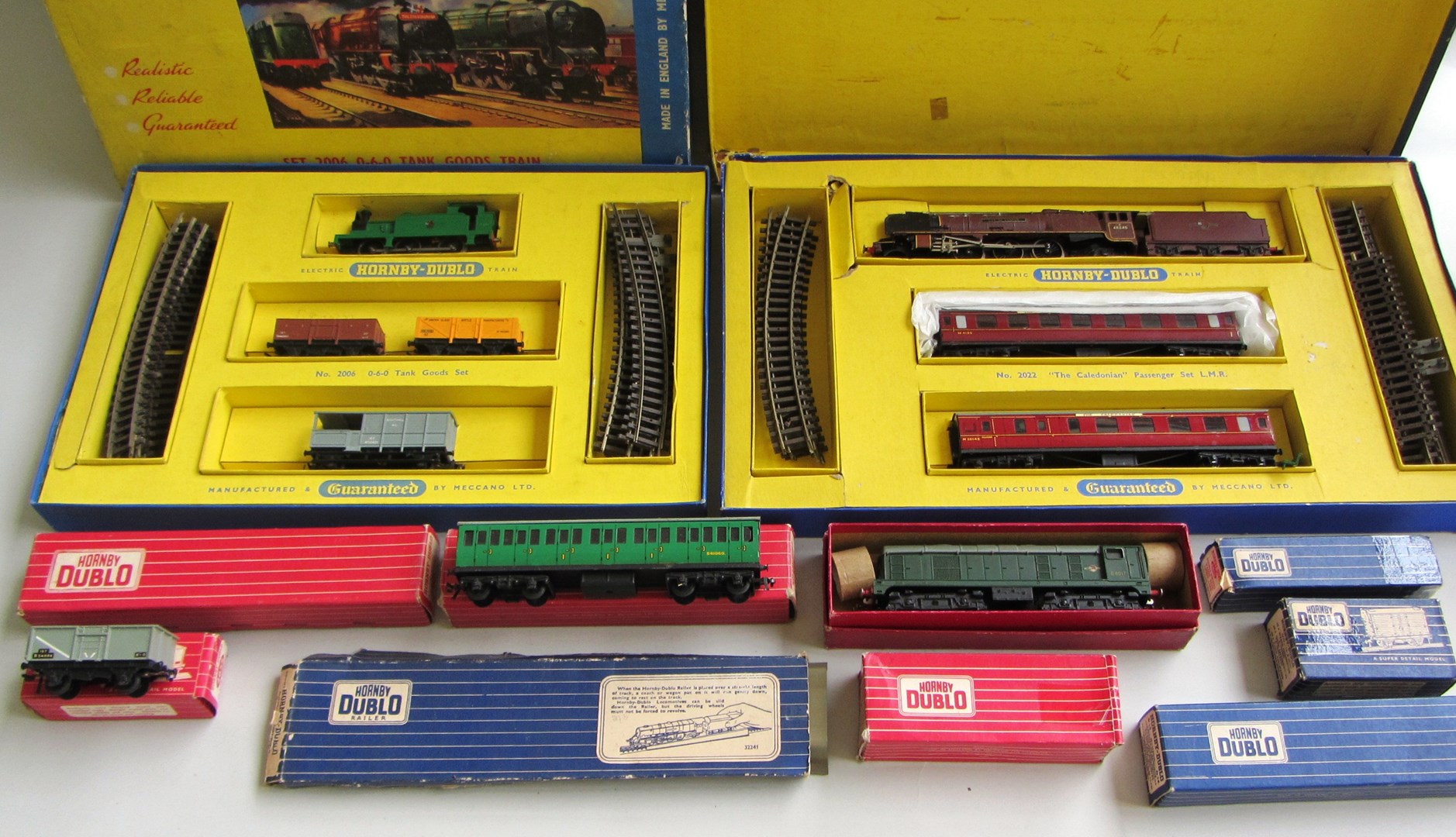 Appraisal: Railway interest a Hornby Dublo - - Tank goods train