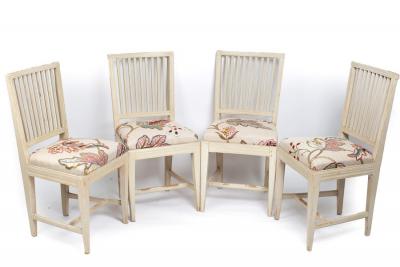 Appraisal: A set of four Swedish painted dining chairs with rail