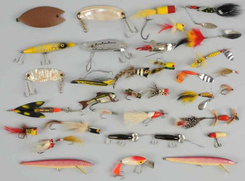 Appraisal: Magnum Fishing Lure Case With over wraps and flies Condition