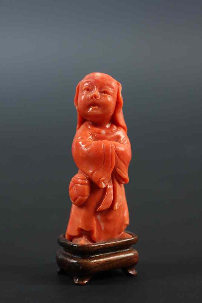 Appraisal: FIGURINE - Antique Chinese carved figure of a young girl