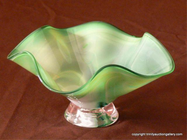 Appraisal: Green Swirl Art Glass Bowl - across x tallBeautiful swirled