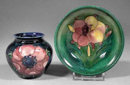 Appraisal: A Moorcroft pottery bowl tube lined and decorated in colours