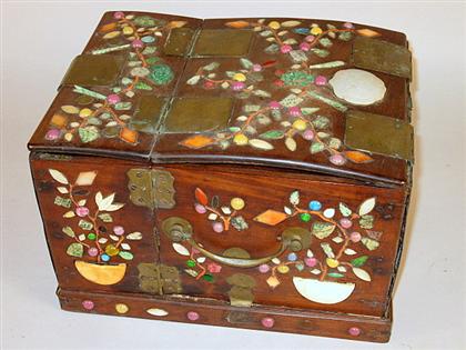 Appraisal: Chinese inlaid wood vanity Qing Dynasty Vanity opens to reveal